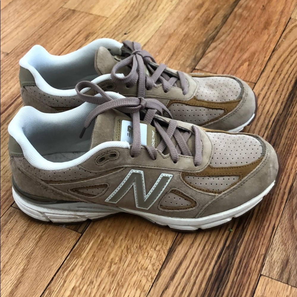 New Balance 990v4